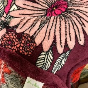 **SOLD**Vera Bradley Throw Blanket